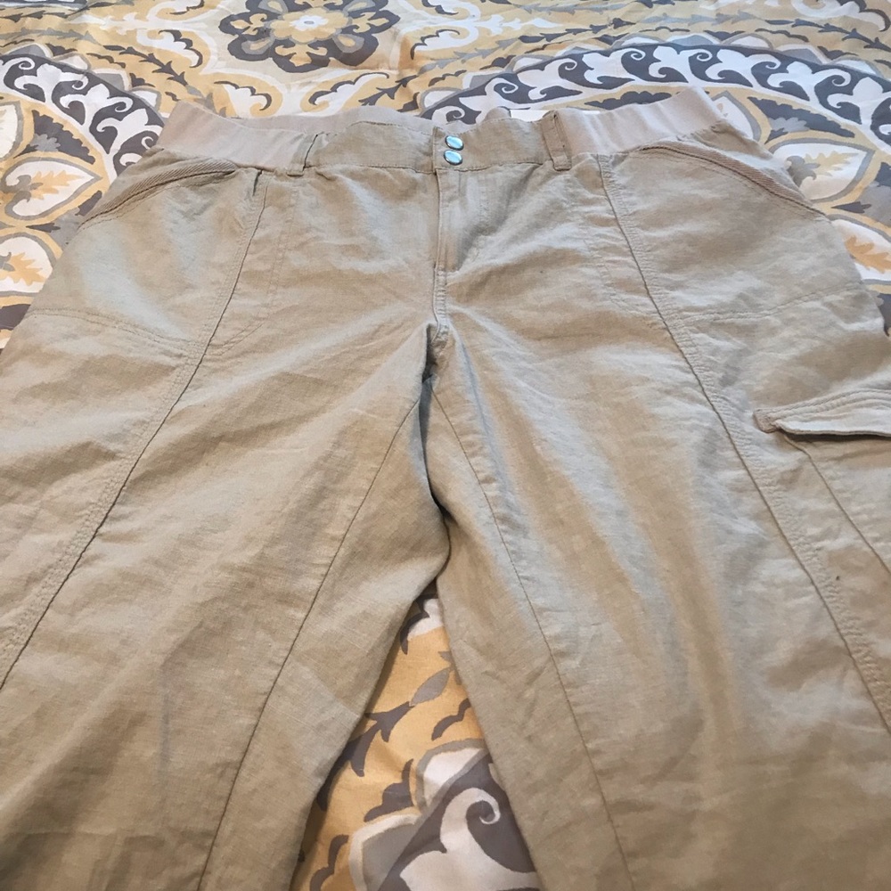 Khaki Cargo Capri